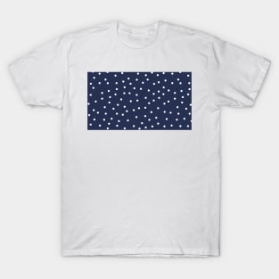 Blue and white snow pattern. Minimalist Christmas pattern. Calm falling snowflakes trendy pattern in minimalistic style. T-Shirt